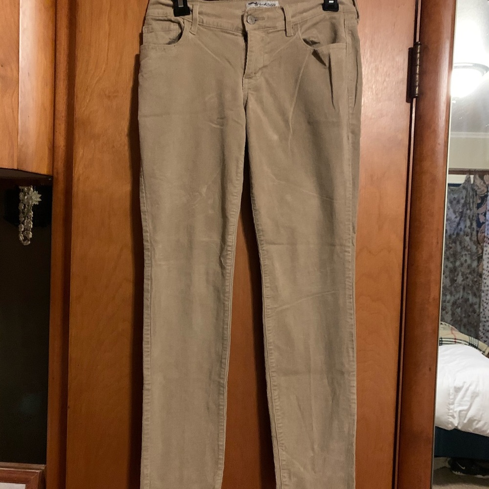 Skinny tan rockstar corduroys. Size 8.